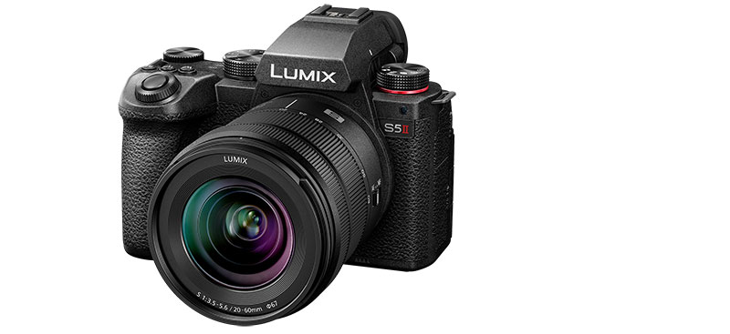 Panasonic LUMIX S5II S R2060 slant